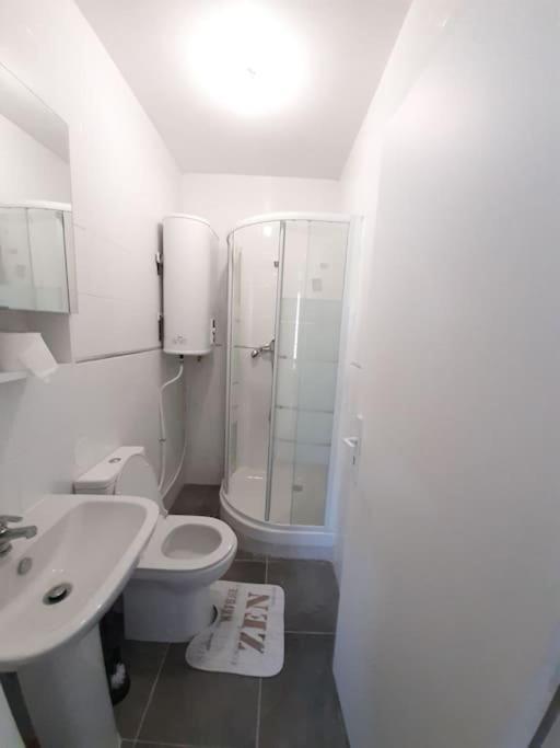 Residence Du Houx - 2 Сюрвилье Экстерьер фото